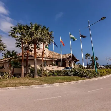 Stunning Penthouse On Golf Course With Sea Views